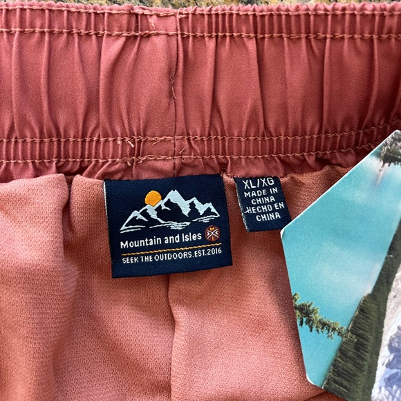 Mens XL Swim Trunks Mountain & Isles Multicolor Geometric Lined Drawstring NWT - Picture 5 of 7